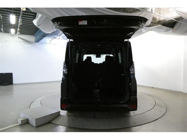 ヴォクシー Ｓ－Ｚ　ＤＶＤ再生機能　スマートキープッシュスタート　両側電動パワースライドドア　パワーウインドウ　ＥＴＣ車載器　ＬＥＤライト　デュアルエアコン　アルミホイール　盗難防止装置　横滑り防止機能　キーフリー（9枚目）