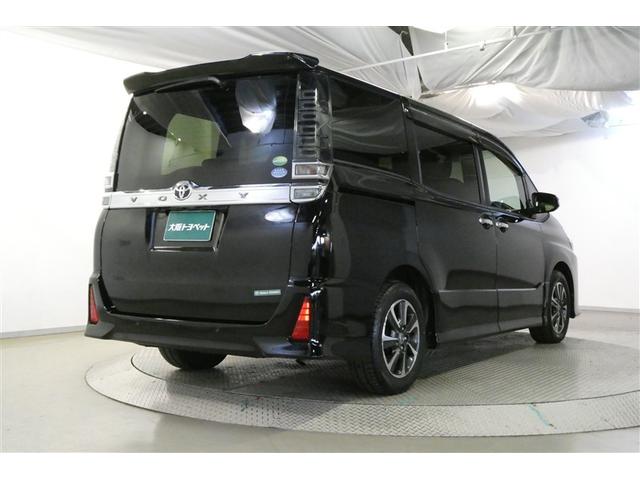 ヴォクシー ＺＳ　煌ＩＩ　スマートキー・プッシュスタート　バックガイドモニター　セキュリティアラーム　両側パワスラドア　ＥＴＣ車載器　地デジテレビ　ＶＳＣ　ＬＥＤライト　助手席エアバック　キーレスエントリー　ＡＣ　パワステ（8枚目）