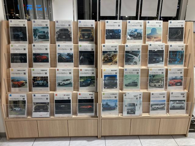 ルーミー カスタムG-T 助手席エアバック 両側オートスライドドア スマートキープッシュスタート LEDライト 横滑り防止機能 クルコン ワンセグテレビ ETC付 アルミホイール フルフラット キーレス ナビ&TV エアバッグ(79枚目)