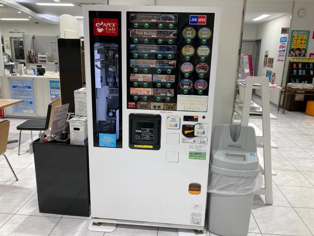 カローラ ハイブリッド　ダブルバイビー　衝突軽減システム　ＥＴＣ付き　ＤＶＤ　ＬＥＤランプ　パワーウィンドウ　バックモニタ　キーレスエントリー　ＡＡＣ　エアバッグ　メディアプレイヤー接続　オートクルーズコントロール　盗難防止装置　横滑り防止（73枚目）