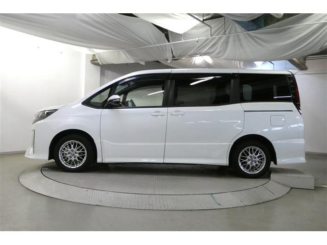 ノア ハイブリッドＳｉ　ＡＢＳ　横滑り防止機能　ダブルエアコン　エアバッグ　オートクルーズコントロール　フルフラット　盗難防止システム　片側電動スライドドア　ナビＴＶ　ＬＥＤライト　３列シート　メモリーナビ　ＥＴＣ　キーレス（4枚目）