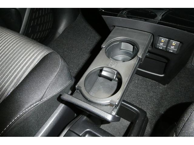 ノア ハイブリッドＳｉ　ＡＢＳ　横滑り防止機能　ダブルエアコン　エアバッグ　オートクルーズコントロール　フルフラット　盗難防止システム　片側電動スライドドア　ナビＴＶ　ＬＥＤライト　３列シート　メモリーナビ　ＥＴＣ　キーレス（29枚目）