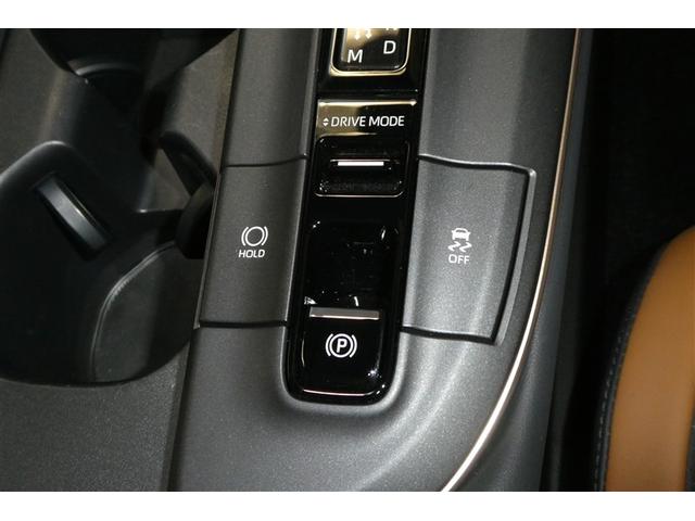 クラウンクロスオーバー ＲＳアドバンスド　衝突回避　サンル－フ　オートクルーズコントロール　横滑り防止　フルセグＴＶ　パワーシート　レザーシート　ＬＥＤ　アルミホイール　ＡＣ１００Ｖ　スマートキー　ナビ＆ＴＶ　ＡＢＳ　フルオートエアコン（27枚目）