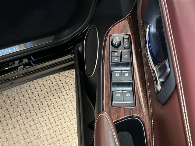 �n�C�e�N�@�\���ځI�y�I�[�g���g���N�^�u���~���[�z�h�A�̃��b�N�E�A�����b�N�ɘA�����ăh�A�~���[�������I�Ɋi�[�E���A�B�Ԃ̏��~�莞�ɁA�~���[����̎�Ԃ��Ȃ��֗��ł��B