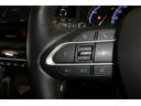 ハンドルのボタン操作でオーディオ/エアコン等がコントロール出来ますので、利便性だけでなく事故防止にも繋がりますよ!(車種により有無あり)
