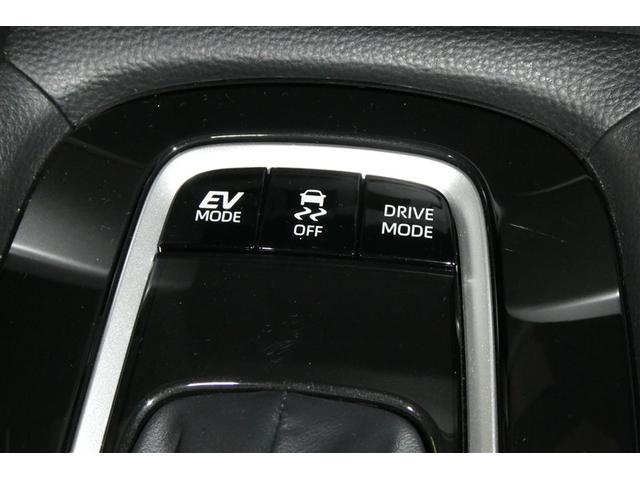 カローラクロス ハイブリッド　Ｚ　ＡＣ１００Ｖ電源　衝突軽減Ｂ　フルセグテレビ　スマキ－　半レザー　Ｂモニター　アクティブクルーズコントロール　メモリナビ　イモビ　ＬＥＤ　ＡＣ　運転席Ｐシート　メディアプレイヤー接続　キーレス　アルミ（31枚目）