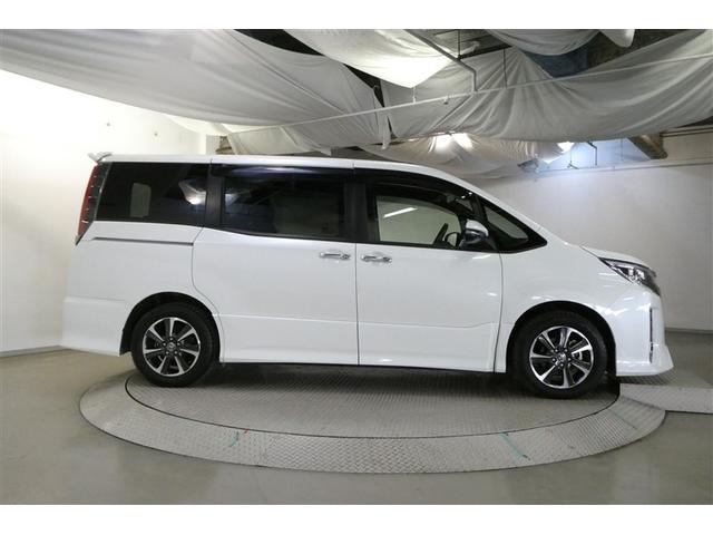 ノア Ｓｉ　ダブルバイビーＩＩ　フルフラット　横滑防止装置　ＰＣＳ　スマートキ－　Ｗエアコン　Ｂモニター　ＤＶＤ再生可　フルセグテレビ　ＥＴＣ付き　アイドリングＳ　オートエアコン　ＰＳ　クルーズＣ　ナビ＆ＴＶ　ＰＷ　ウォークスルー（5枚目）