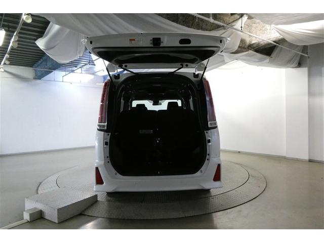 ノア Ｓｉ　ダブルバイビーＩＩ　フルフラット　横滑防止装置　ＰＣＳ　スマートキ－　Ｗエアコン　Ｂモニター　ＤＶＤ再生可　フルセグテレビ　ＥＴＣ付き　アイドリングＳ　オートエアコン　ＰＳ　クルーズＣ　ナビ＆ＴＶ　ＰＷ　ウォークスルー（9枚目）