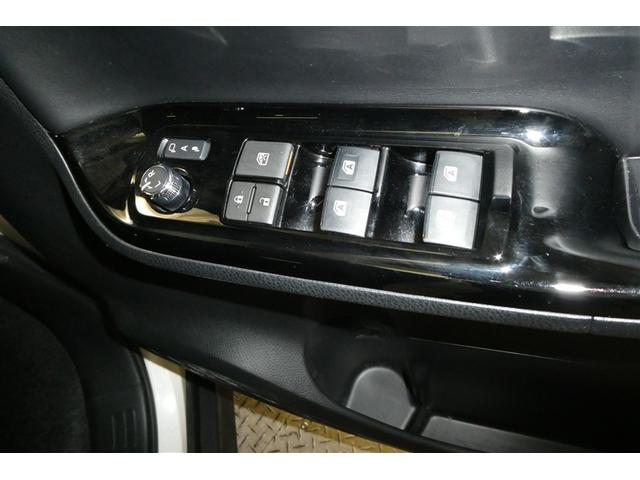 ノア Ｓｉ　ダブルバイビーＩＩ　フルフラット　横滑防止装置　ＰＣＳ　スマートキ－　Ｗエアコン　Ｂモニター　ＤＶＤ再生可　フルセグテレビ　ＥＴＣ付き　アイドリングＳ　オートエアコン　ＰＳ　クルーズＣ　ナビ＆ＴＶ　ＰＷ　ウォークスルー（29枚目）