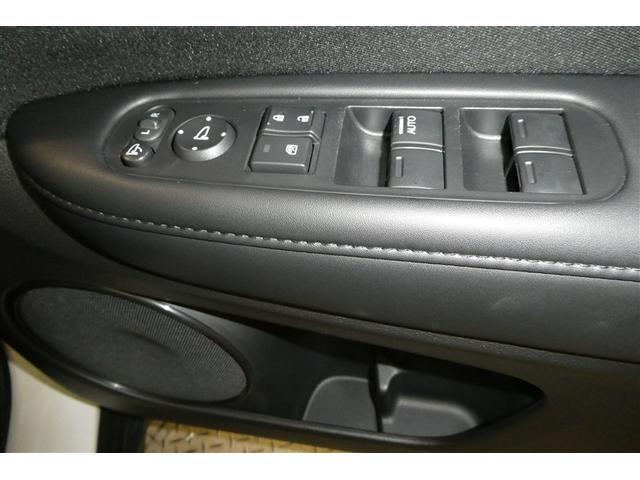 ヴェゼル Ｘ・ホンダセンシング　ワンセグ　Ｒカメラ　Ｗエアバッグ　盗難防止　アクティブクルーズコントロール　オートエアコン　ＬＥＤランプ　衝突軽減ブレ－キ　パワステ　Ｄレコ　カーテンエアバック　アルミ　スマートキーシステム　ＴＶナビ（31枚目）