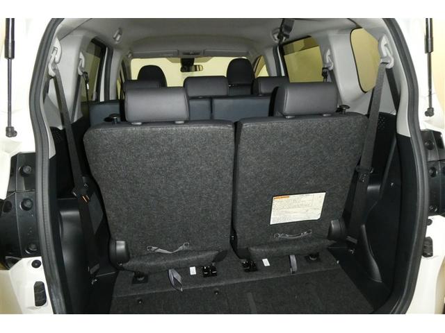 シエンタ ハイブリッドＧ　クエロ　地デジＴＶ　盗難防止　横滑り防止　ＬＥＤライト　クルコン　スマートキー　ＥＴＣ　バックモニタ　ＤＶＤ　オ－トエアコン　ＡＵＸ　メモリ－ナビ　エアバッグ　３列シート　ナビ＆ＴＶ　ＡＢＳ　ウォークスルー（16枚目）