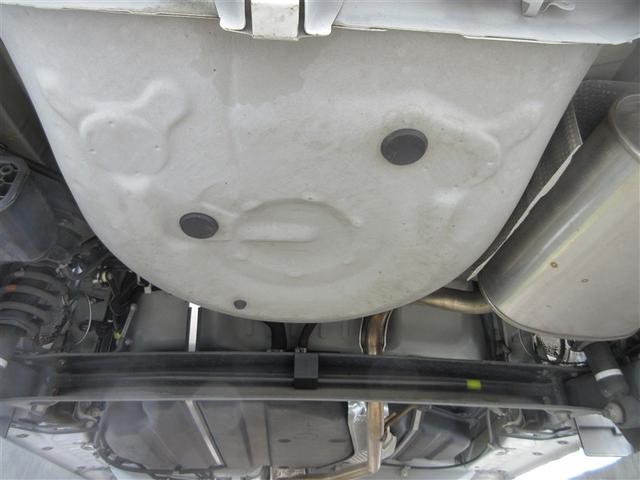 シエンタ ハイブリッドＧ　クエロ　地デジＴＶ　盗難防止　横滑り防止　ＬＥＤライト　クルコン　スマートキー　ＥＴＣ　バックモニタ　ＤＶＤ　オ－トエアコン　ＡＵＸ　メモリ－ナビ　エアバッグ　３列シート　ナビ＆ＴＶ　ＡＢＳ　ウォークスルー（40枚目）