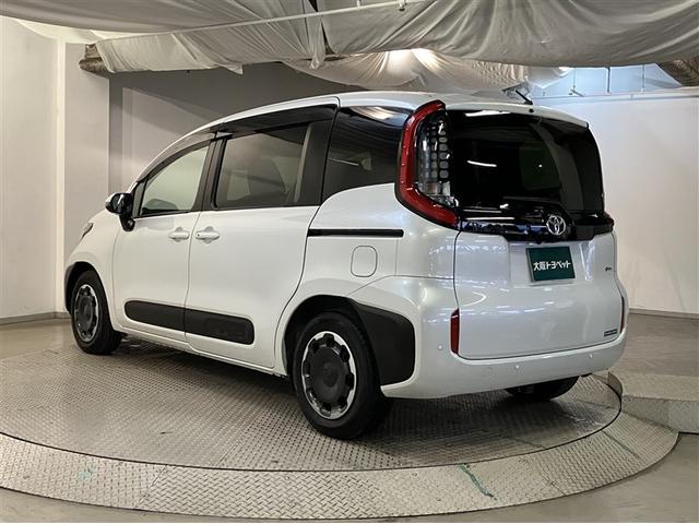 シエンタ ハイブリッドZ カーテンエアバック 地デジフルセグ アクティブクルーズコントロール AC100V給電機能 盗難防止システム 横滑り防止機能 ETC装備 TV・ナビ フルフラット LEDライト キーフリー エアコン(7枚目)