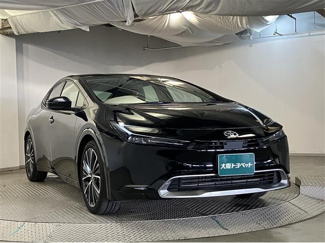 プリウス Ｚ　バックモニタ－　運転席パワーシート　フルタイム４ＷＤ　ＬＥＤヘッドライト　エアコン　ＡＣ１００Ｖ　クルーズコントロール　ＡＷ　ナビＴＶ　盗難防止装置　寒冷地仕様車　キーレス　スマートキー　ＥＴＣ（3枚目）