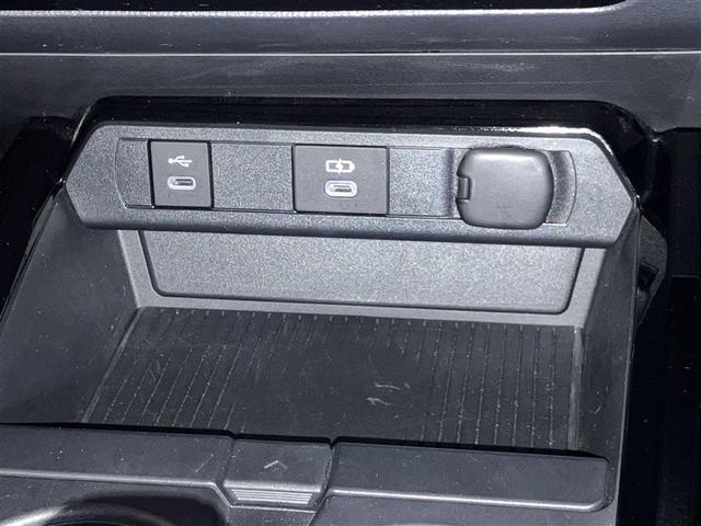 プリウス Ｚ　バックモニタ－　運転席パワーシート　フルタイム４ＷＤ　ＬＥＤヘッドライト　エアコン　ＡＣ１００Ｖ　クルーズコントロール　ＡＷ　ナビＴＶ　盗難防止装置　寒冷地仕様車　キーレス　スマートキー　ＥＴＣ（24枚目）