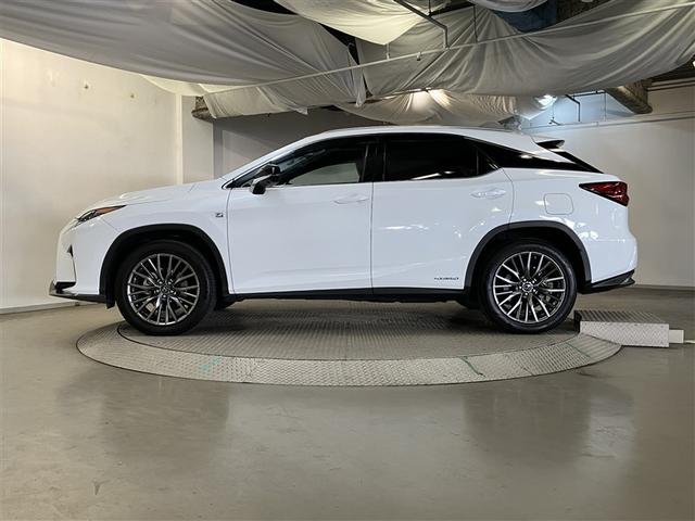 ＲＸ ＲＸ４５０ｈ　Ｆスポーツ　レザー　ナビＴＶ　ＡＷ　アクティブクルーズコントロール　フルタイム４ＷＤ　ＰＷシート　フルセグ地デジＴＶ　１００Ｖ　ＡＢＳ　ＥＴＣ車載器　パワステ　ＬＥＤヘッド　横滑り防止機能　オートエアコン（4枚目）