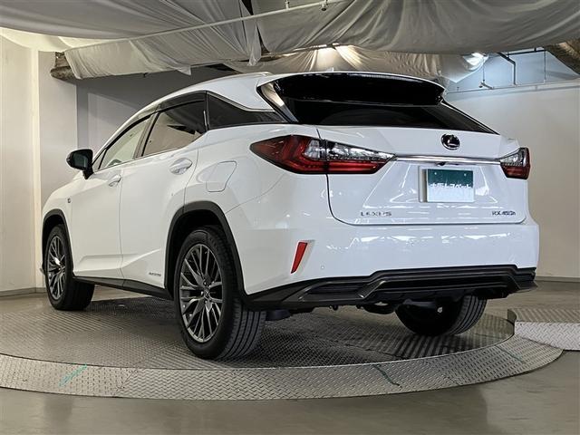 ＲＸ ＲＸ４５０ｈ　Ｆスポーツ　レザー　ナビＴＶ　ＡＷ　アクティブクルーズコントロール　フルタイム４ＷＤ　ＰＷシート　フルセグ地デジＴＶ　１００Ｖ　ＡＢＳ　ＥＴＣ車載器　パワステ　ＬＥＤヘッド　横滑り防止機能　オートエアコン（6枚目）