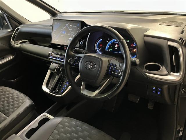 ヴォクシー ハイブリッドＳ－Ｚ　誤発進抑制　インテリジェントキー　地上デジタル　アクティブクルーズコントロール　エアバッグ　ＤＶＤ再生機能　ＡＢＳ　１００Ｖ充電　ナビ＆ＴＶ　キーレス　リアカメラ　ＰＳ　パワーウィンドウ　ＷＡＣ（12枚目）