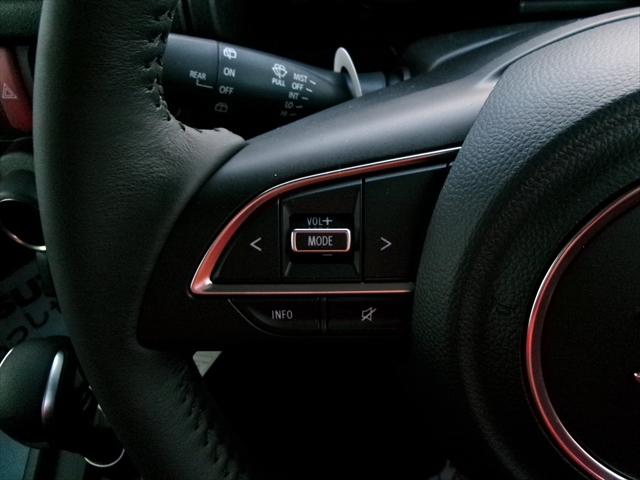ジムニー ＸＣ　４ＷＤターボ　３型モデル　４ＡＴ車　スズキ保証付　届出済未使用車　デュアルセンサーブレーキ　ＬＥＤヘッドランプ　オートライトシステム　クルーズコントロールシステム　アイドリングストップシステム（17枚目）