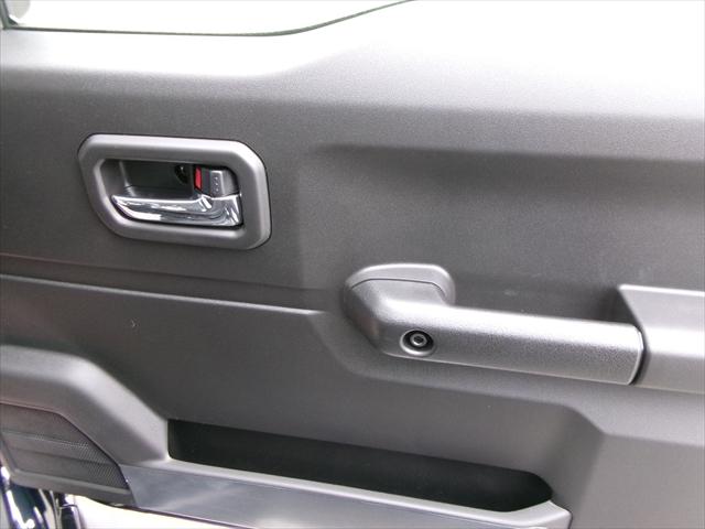 ＪＣ　１．５　４ＷＤ　３型モデル　４ＡＴ車　スズキ保証付　登録済未使用車　デュアルセンサーブレーキ　ＬＥＤヘッドランプ　オートライトシステム　クルーズコントロールシステム　アイドリングストップシステム(71枚目)