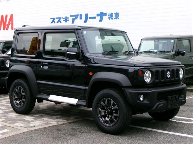 ジムニーシエラ ＪＣ　１．５　４ＷＤ　３型モデル　４ＡＴ車　スズキ保証付　登録済未使用車　デュアルセンサーブレーキ　ＬＥＤヘッドランプ　オートライトシステム　クルーズコントロールシステム　アイドリングストップシステム（5枚目）