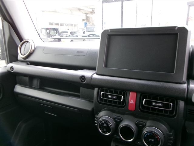 ジムニーシエラ ＪＣ　１．５　４ＷＤ　３型モデル　４ＡＴ車　スズキ保証付　登録済未使用車　デュアルセンサーブレーキ　ＬＥＤヘッドランプ　オートライトシステム　クルーズコントロールシステム　アイドリングストップシステム（9枚目）