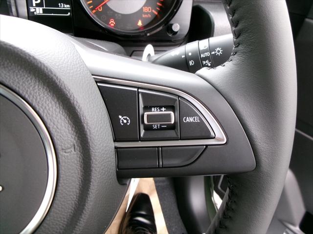 ジムニーシエラ ＪＣ　１．５　４ＷＤ　３型モデル　４ＡＴ車　スズキ保証付　登録済未使用車　デュアルセンサーブレーキ　ＬＥＤヘッドランプ　オートライトシステム　クルーズコントロールシステム　アイドリングストップシステム（14枚目）
