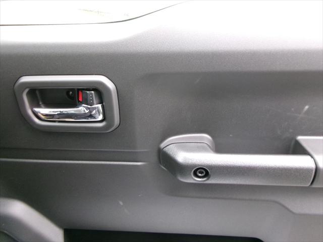 ジムニーシエラ ＪＣ　１．５　４ＷＤ　３型モデル　４ＡＴ車　スズキ保証付　登録済未使用車　デュアルセンサーブレーキ　ＬＥＤヘッドランプ　オートライトシステム　クルーズコントロールシステム　アイドリングストップシステム（31枚目）