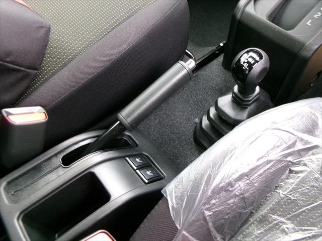 ジムニーシエラ ＪＣ　１．５　４ＷＤ　３型モデル　４ＡＴ車　スズキ保証付　登録済未使用車　デュアルセンサーブレーキ　ＬＥＤヘッドランプ　オートライトシステム　クルーズコントロールシステム　アイドリングストップシステム（47枚目）