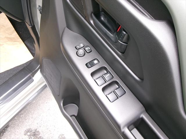 スペーシアギア ハイブリッドXZ スズキ保証付 デュアルセンサーブレーキサポートII パーキングセンサー ヘッドアップディスプレイ アダプティブクルーズコントロール LEDヘッドランプ 電動パーキングブレーキ 両側パワースライドドア(57枚目)