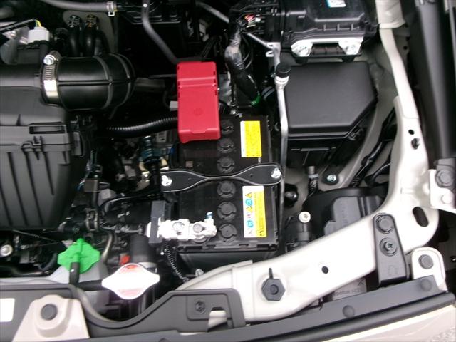 アルトラパン ハイブリッドX 6型モデル 2トーンルーフ スズキ保証付 デュアルセンサーブレーキサポートII パーキングセンサ LEDヘッドランプ アイドリングストップシステム プレミアムUV&IRカットガラス USB電源ソケット(75枚目)