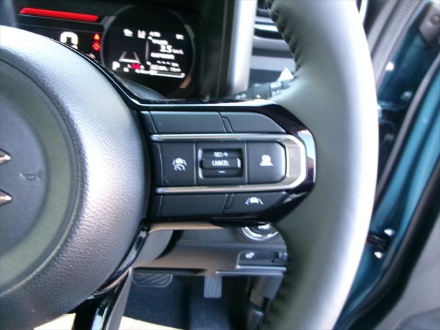 スペーシアギア ハイブリッドＸＺ　２トーンルーフ　スズキ保証付　デュアルセンサーブレーキサポートＩＩ　パーキングセンサー　ヘッドアップディスプレイ　アダプティブクルーズコントロール　ＬＥＤヘッドランプ　電動パーキングブレーキ（8枚目）