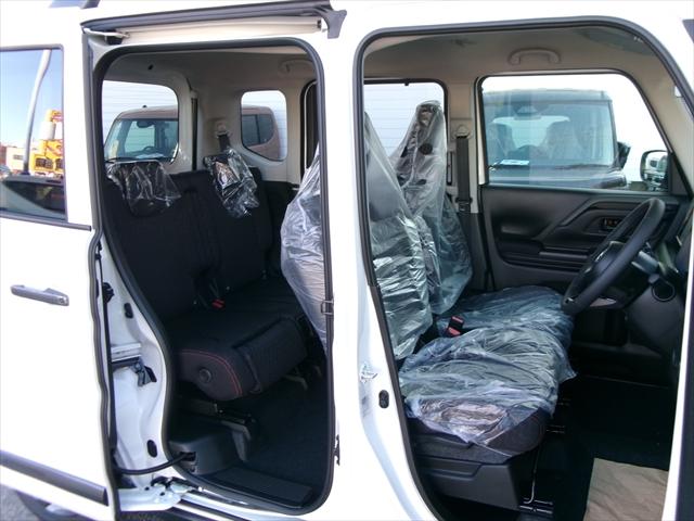 スペーシアギア ハイブリッドＸＺ　スズキ保証付　デュアルセンサーブレーキサポートＩＩ　パーキングセンサー　ヘッドアップディスプレイ　アダプティブクルーズコントロール　ＬＥＤヘッドランプ　電動パーキングブレーキ　両側パワースライドドア（10枚目）