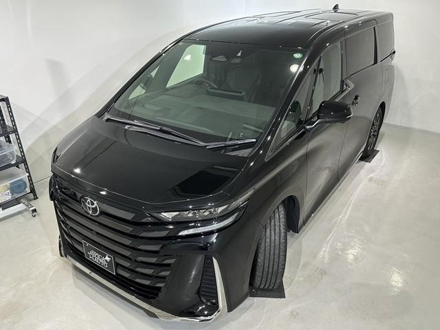ヴェルファイアハイブリッド Ｚ　プレミア　１オーナ／実走行３，０００キロ未満／黒革／フリップダウンモニタ／ユニバーサルステップ／純正フロアマット／１４インチディスプレイ／左右独立ガラスルーフ／前後シートヒータ＆ベンチレーション／デジタルミラー（46枚目）
