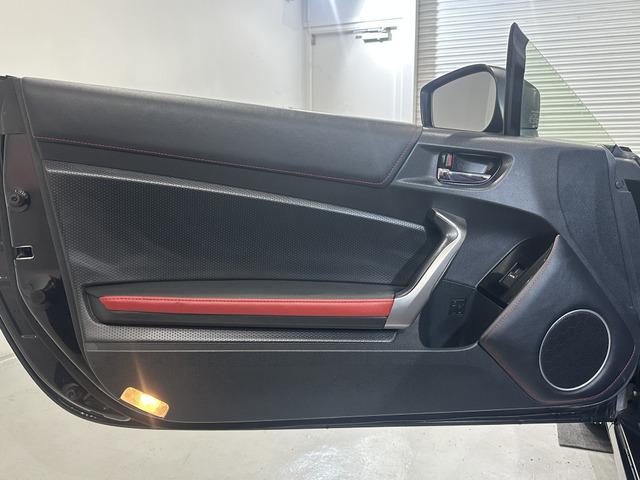 ８６ ＧＴ　後期型／Ｃ－ＷＥＳＴフロントスポイラー／ロッソモデロマフラー／社外リアスポイラー／Ｗｅｄｓｓｐｏｒｔ　ＳＡ－２０Ｒ　１９ＡＷ／ＲＡＺＯシフトノブ／アルパイン７インチナビ（７ＷＶ）／フルセグＴＶ／ＥＴＣ（50枚目）