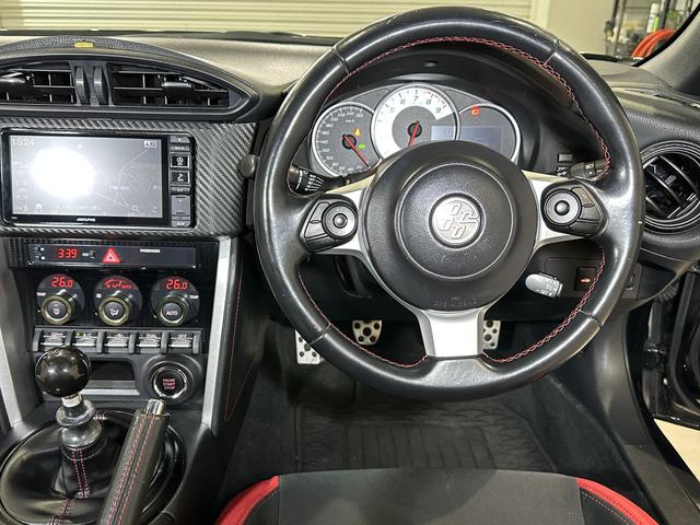 ８６ ＧＴ　後期型／Ｃ－ＷＥＳＴフロントスポイラー／ロッソモデロマフラー／社外リアスポイラー／Ｗｅｄｓｓｐｏｒｔ　ＳＡ－２０Ｒ　１９ＡＷ／ＲＡＺＯシフトノブ／アルパイン７インチナビ（７ＷＶ）／フルセグＴＶ／ＥＴＣ（57枚目）