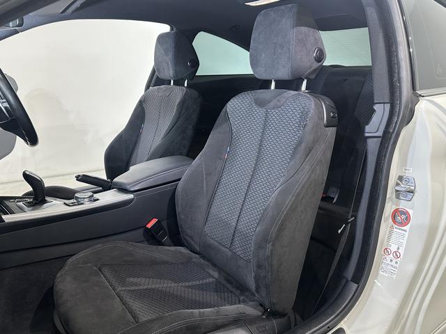 ４シリーズ ４２０ｉクーペ　Ｍスポーツ　☆Ｍ４仕様☆Ｍ４ルック社外エアロ（前後バンパー・ミラー・ブラックキドニーグリル・エアブリーザー）／ＧＳＰマフラー／トランクスポイラー／ＧＳＰ　Ｄ２２　１９ＡＷ／インナードアハンドルべたつき対策済み（52枚目）