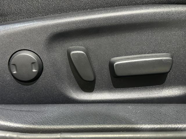 クラウン アスリートＳ－Ｔ　後期型／ターボ車／ＴＥＩＮ車高調／ＷＯＲＫ　ジースト２０ＡＷ／リアスポイラー／リアトランクスポイラー／前後クリアランスソナー／トヨタセーフティーセンス／スペアキー／バックカメラ／フルセグＴＶ（60枚目）