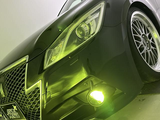 クラウンハイブリッド アスリートＧ　サンルーフ／ブラックレザーシート／車高調／ｌｅｖａｎｎａ　１９ＡＷ／社外アンビエントライト／シートヒーター＆クーラー／コーナーセンサー／追従式クルコン／リアロールサンシェード／イエローフォグランプ（6枚目）