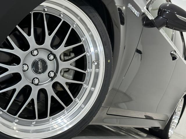 クラウンハイブリッド アスリートＧ　サンルーフ／ブラックレザーシート／車高調／ｌｅｖａｎｎａ　１９ＡＷ／社外アンビエントライト／シートヒーター＆クーラー／コーナーセンサー／追従式クルコン／リアロールサンシェード／イエローフォグランプ（7枚目）