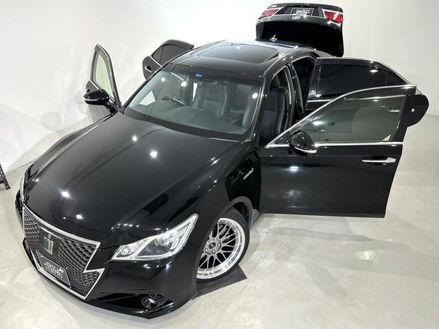 クラウンハイブリッド アスリートＧ　サンルーフ／ブラックレザーシート／車高調／ｌｅｖａｎｎａ　１９ＡＷ／社外アンビエントライト／シートヒーター＆クーラー／コーナーセンサー／追従式クルコン／リアロールサンシェード／イエローフォグランプ（11枚目）