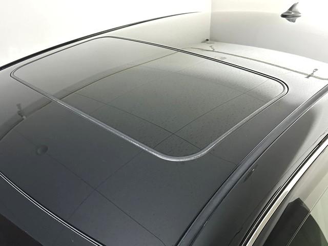 クラウンハイブリッド アスリートＧ　サンルーフ／ブラックレザーシート／車高調／ｌｅｖａｎｎａ　１９ＡＷ／社外アンビエントライト／シートヒーター＆クーラー／コーナーセンサー／追従式クルコン／リアロールサンシェード／イエローフォグランプ（18枚目）