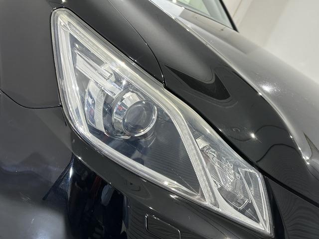 クラウンハイブリッド アスリートＧ　サンルーフ／ブラックレザーシート／車高調／ｌｅｖａｎｎａ　１９ＡＷ／社外アンビエントライト／シートヒーター＆クーラー／コーナーセンサー／追従式クルコン／リアロールサンシェード／イエローフォグランプ（23枚目）