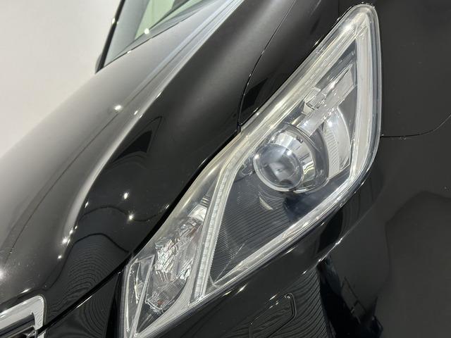 クラウンハイブリッド アスリートＧ　サンルーフ／ブラックレザーシート／車高調／ｌｅｖａｎｎａ　１９ＡＷ／社外アンビエントライト／シートヒーター＆クーラー／コーナーセンサー／追従式クルコン／リアロールサンシェード／イエローフォグランプ（25枚目）