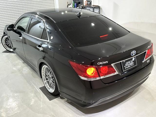 クラウンハイブリッド アスリートＧ　サンルーフ／ブラックレザーシート／車高調／ｌｅｖａｎｎａ　１９ＡＷ／社外アンビエントライト／シートヒーター＆クーラー／コーナーセンサー／追従式クルコン／リアロールサンシェード／イエローフォグランプ（30枚目）