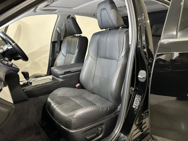 クラウンハイブリッド アスリートＧ　サンルーフ／ブラックレザーシート／車高調／ｌｅｖａｎｎａ　１９ＡＷ／社外アンビエントライト／シートヒーター＆クーラー／コーナーセンサー／追従式クルコン／リアロールサンシェード／イエローフォグランプ（50枚目）