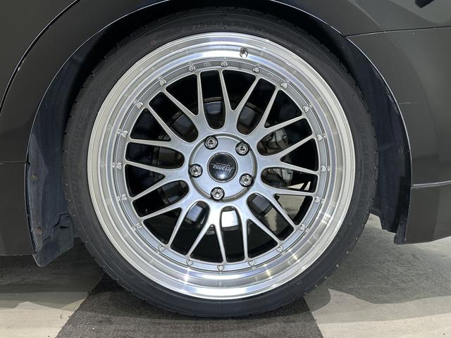 クラウンハイブリッド アスリートＧ　サンルーフ／ブラックレザーシート／車高調／ｌｅｖａｎｎａ　１９ＡＷ／社外アンビエントライト／シートヒーター＆クーラー／コーナーセンサー／追従式クルコン／リアロールサンシェード／イエローフォグランプ（79枚目）