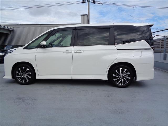 ヴォクシー S-Z トヨタ認定中古車 フルセグナビ DVD再生 ミュージックプレイヤー接続可 バックカメラ 衝突被害軽減システム ETC 両側電動スライド LEDヘッドランプ 乗車定員7人 3列シート ワンオーナー(9枚目)