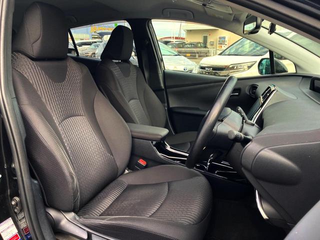 プリウス Sセーフティプラス バックカメラ レーダークルーズ ドラレコ スマートキー ETC 車線逸脱警報 ワンオーナー オートライト オートエアコン Bluetooth フルセグ(12枚目)