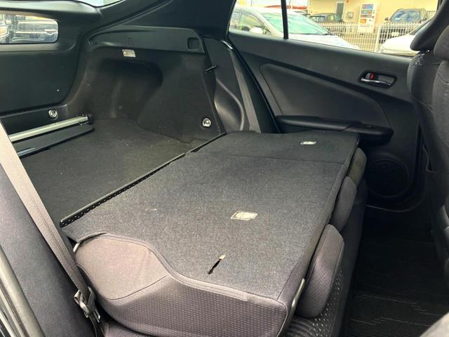 プリウス Sセーフティプラス バックカメラ レーダークルーズ ドラレコ スマートキー ETC 車線逸脱警報 ワンオーナー オートライト オートエアコン Bluetooth フルセグ(31枚目)